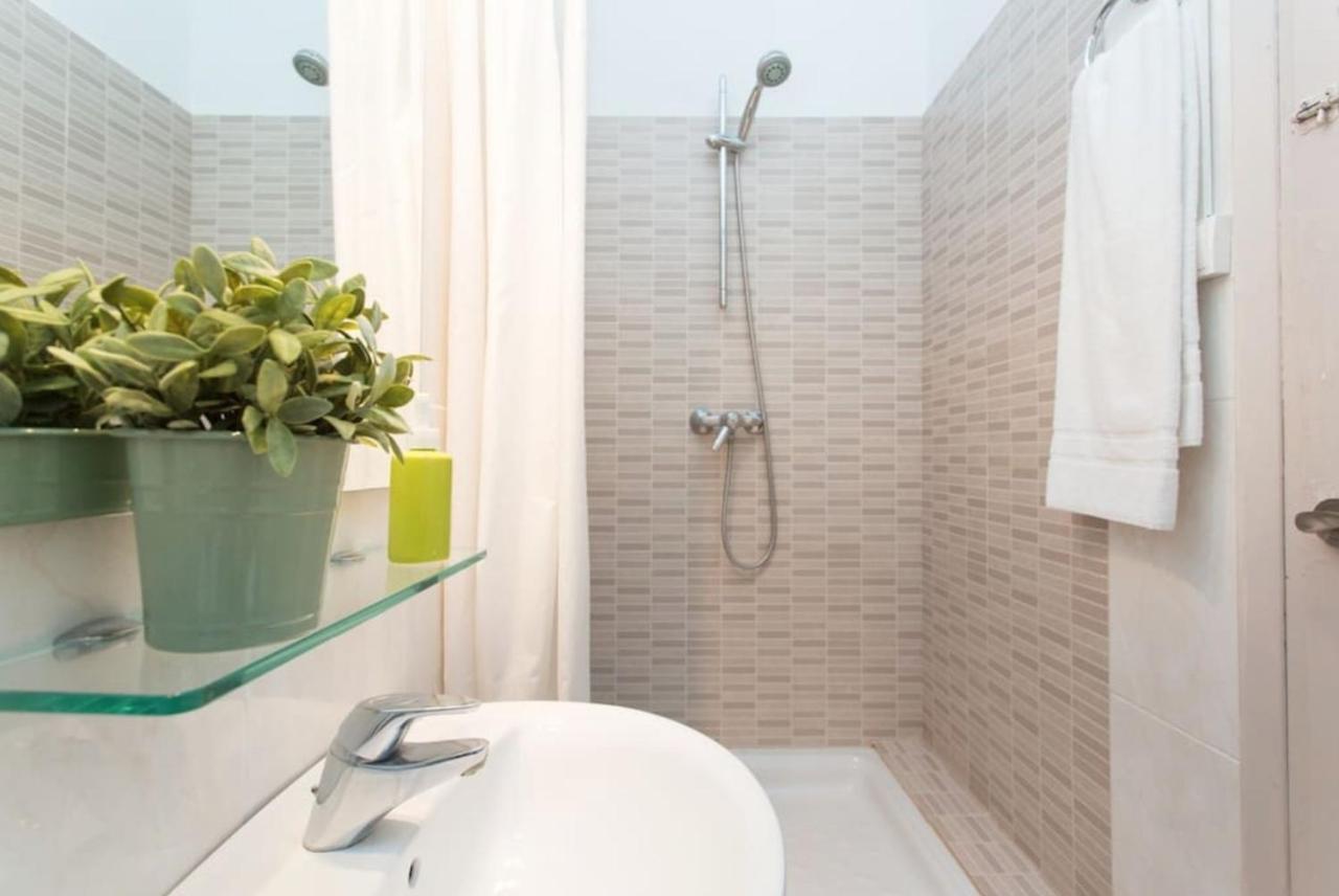 Priority Fira Apartments Барселона Екстериор снимка