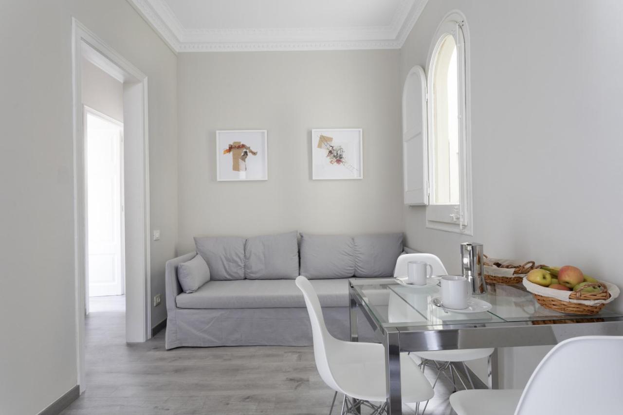 Priority Fira Apartments Барселона Екстериор снимка