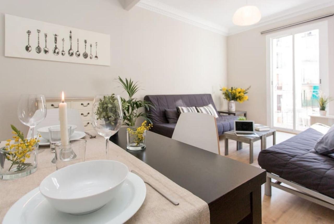 Priority Fira Apartments Барселона Екстериор снимка
