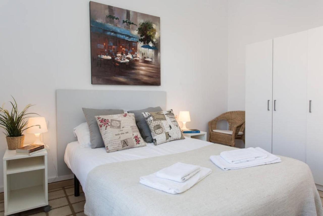 Priority Fira Apartments Барселона Екстериор снимка