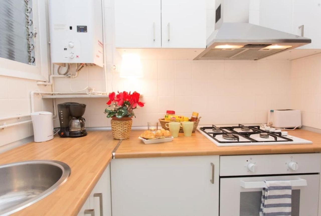 Priority Fira Apartments Барселона Екстериор снимка