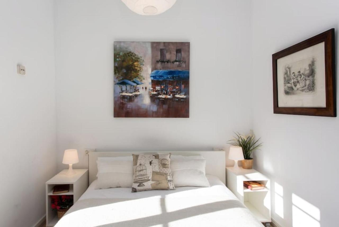 Priority Fira Apartments Барселона Екстериор снимка