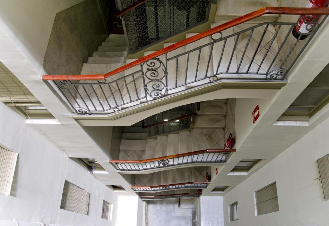 Priority Fira Apartments Барселона Екстериор снимка